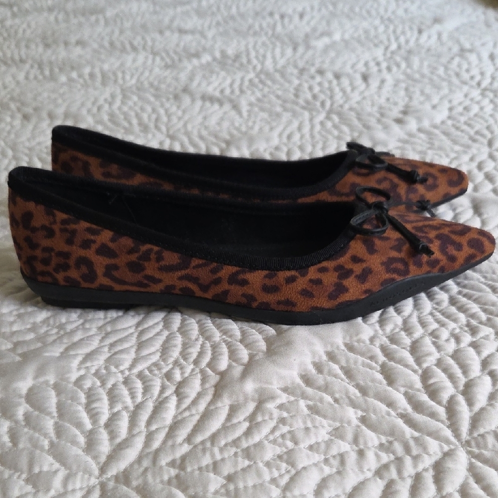 AEROSOLES Leopard Patterned Flats with Black Trim - image 4